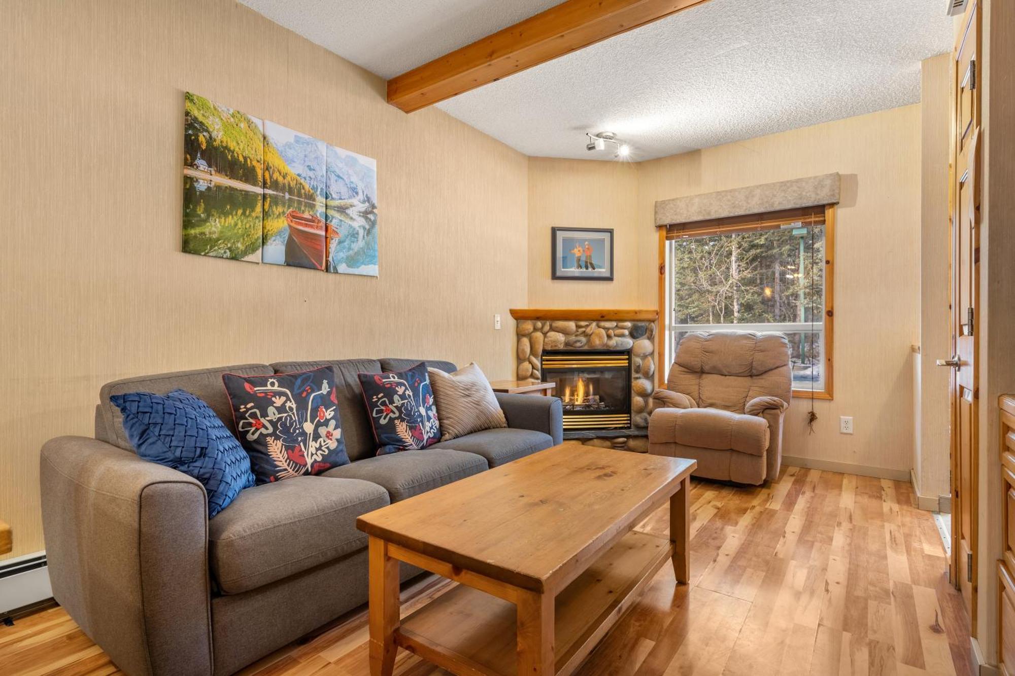 Banff Woods Lodge Canmore Exterior foto