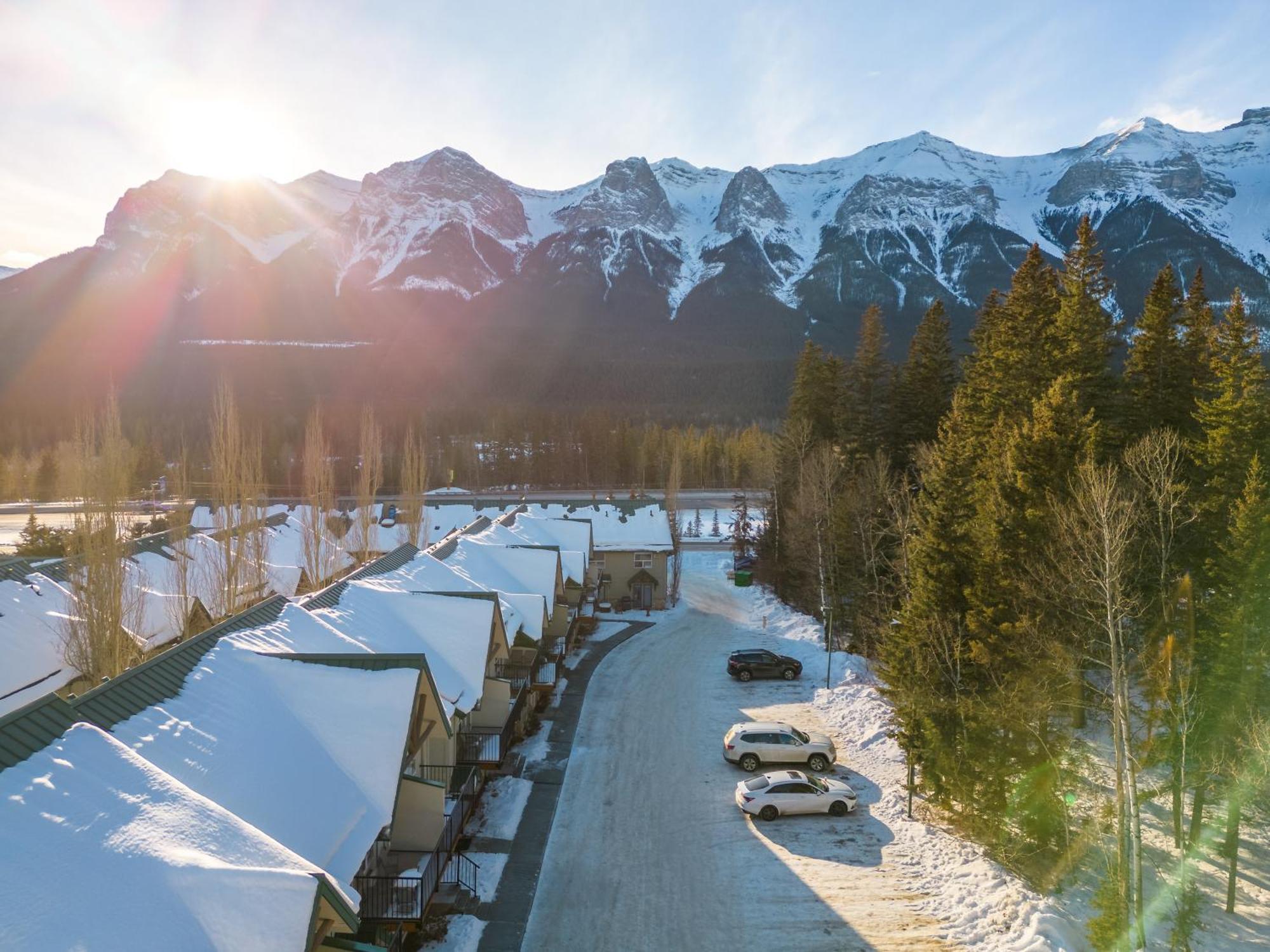 Banff Woods Lodge Canmore Exterior foto